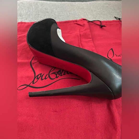 Christian Louboutin Black Leather/Suede Maggie Pumps 38.5 - Picture 6 of 16